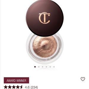 Eyes to mesmerize : jean